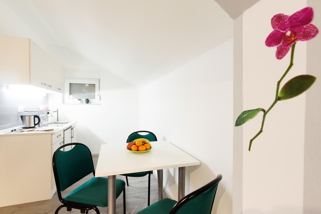 Apartmani Orhideja กอร์นยิ คาริน ภายนอก รูปภาพ