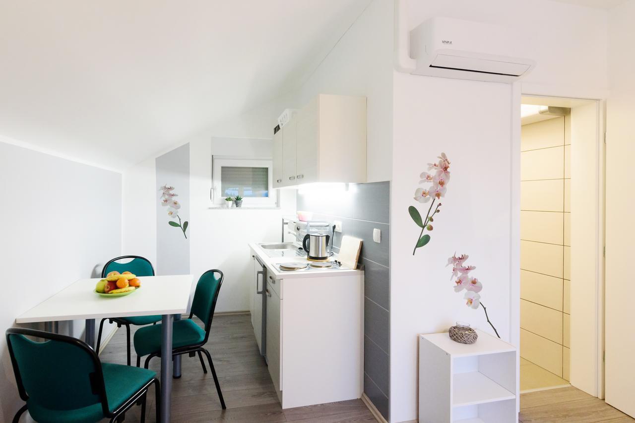 Apartmani Orhideja กอร์นยิ คาริน ภายนอก รูปภาพ