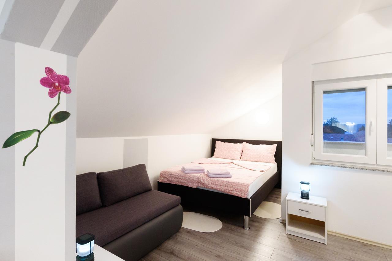 Apartmani Orhideja กอร์นยิ คาริน ภายนอก รูปภาพ