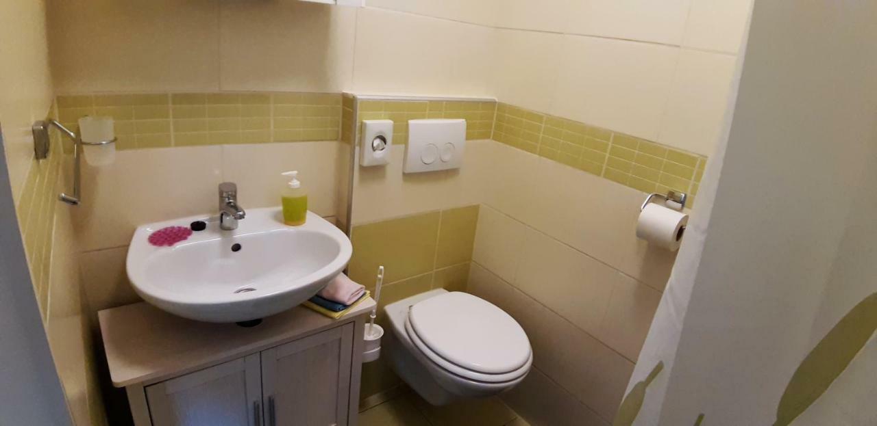 Apartmani Orhideja กอร์นยิ คาริน ภายนอก รูปภาพ
