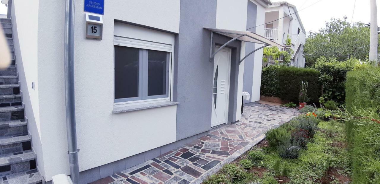 Apartmani Orhideja กอร์นยิ คาริน ภายนอก รูปภาพ